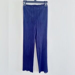 Lovely two colored pleated pant stretch waist by Issey Miyake in size S
